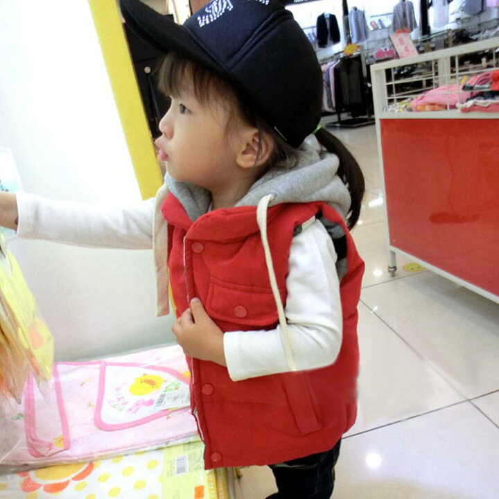 楽天市場 中綿ベスト フード付き 中綿入り キッズ ベビー アウター 上着 羽織り 女の子 男の子 子供服 子ども 防寒 厚手 こども ダウンベスト 子ども服 ユニセックス バイカラー 保育園 幼稚園 75cm 125cm送料無料 クレアガール