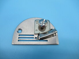 2つ折りビニールテープ用針板付きバインダー 18mm明細：ラッパ・針板・押さえ金・送り歯の4点セットです。