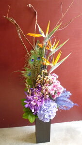 yAWgzeCXĝ]ɍ킹ĂCł肵܂B c̊ɓA傫IȃfUCłB