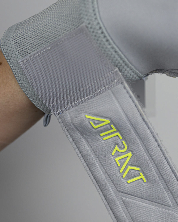 魔怒ロイッシュ GOALIATOR PRO白黒金 元ブラジル代表着用モデル JULIUS 2024-25AW Aラインシルエット パーマネントアイテム