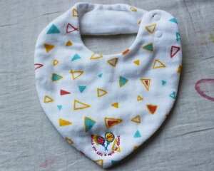 【ポスト便OK】Pocke/ポッケ 今治のタオル雑貨 ベビースタイ ガーゼ・コットン100% 赤ちゃん・よだれかけ 男の子・女の子/出産祝い 手書き風のプリント/三角キャンディ【楽ギフ_包