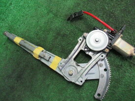 【中古】 ニッサン セレナ TC24 右リアドアレギュレータ・モーター 82730-4N061