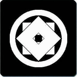 【送料無料】家紋シール 丸に重ね釘抜き 丸型 or 四角 KS-0640