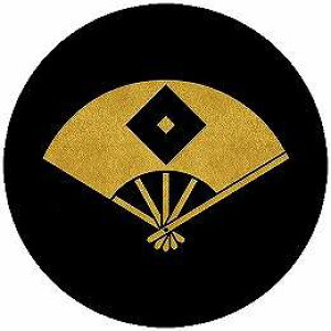 【送料無料】家紋シール 扇に地抜き釘抜き 丸型 or 四角 KS-6584