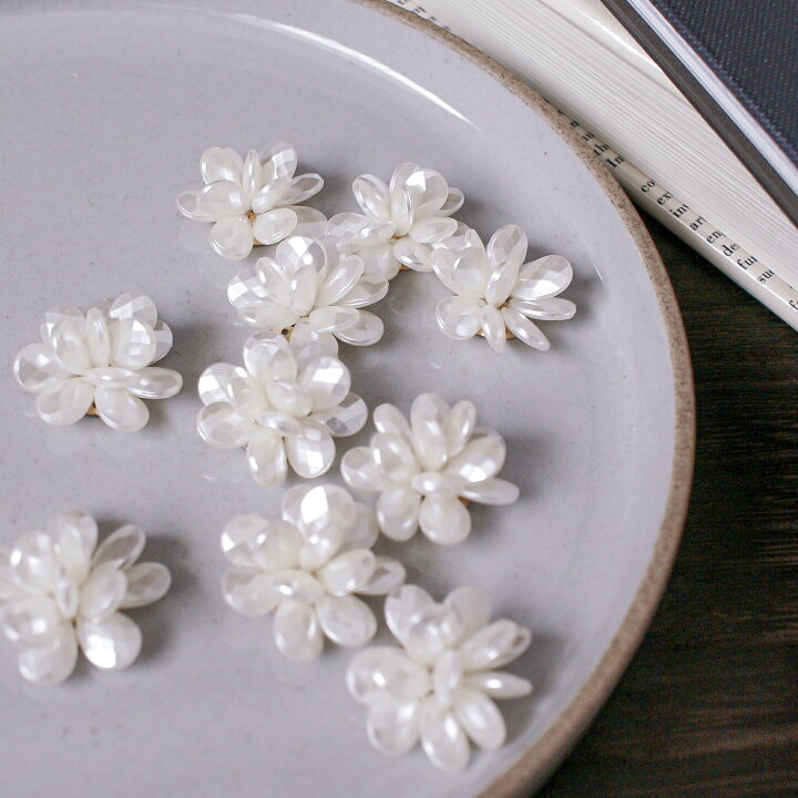 楽天市場 2個セット ホワイト花びらカボション アクセサリーパーツ フラワー つぶつぶ 花 ピアス イヤリング アクセサリー ハンドメイド パーツ 白 透明 ツヤ タッセル 手芸 素材 材料 問屋 手芸用リボンのお店 Ponz Shop