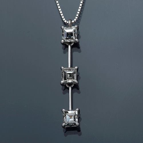 オシャレを演出するネックレス プラチナ ダイヤモンド 1.025ct ネックレス