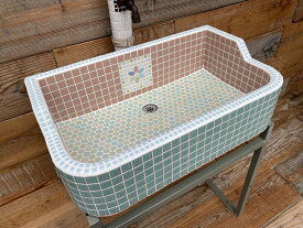 ガーデンシンク タイルシンク タイル流し台 昭和レトロ モザイクタイル 作善堂 外流し 防水 抗菌 洗面ボウル ガーデンパン 庭 手洗い 小型 店舗 屋内 カフェ 流し トイレ ガーデニング レトロ 可愛い おしゃれ 人気 モザイク 美濃焼 古民家 リフォーム 暮らしの道具