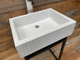 ガーデンシンク タイルシンク タイル流し台 昭和レトロ モザイクタイル 作善堂 外流し 防水 抗菌 洗面ボウル ガーデンパン 庭 手洗い 小型 店舗 屋内 カフェ 流し トイレ ガーデニング レトロ 可愛い おしゃれ 人気 モザイク 美濃焼 古民家 リフォーム 暮らしの道具