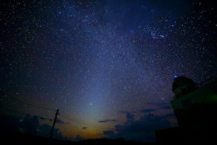 楽天市場 ポストカード 空 雲 星 月 飛行機 花 海 風景空の写真家 フォトグラファー 写真 冬の天の川と黄道光 波照間島星空観測タワー 空工房 Siesta ｓｉｅｓｔａ Web