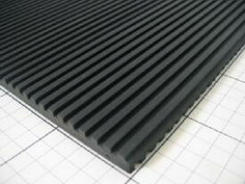 両面スジ入防音防振ゴム　10mm×600mm×600mm