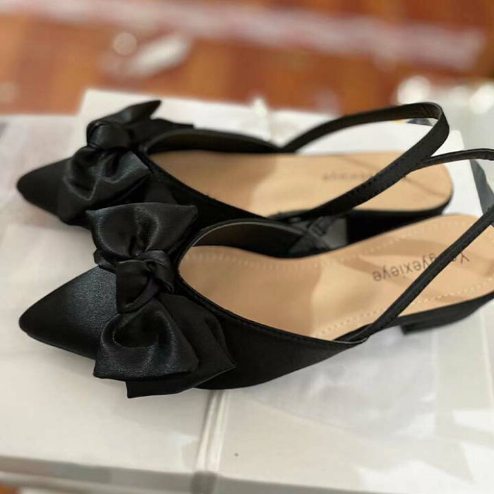 クリスタルバックル ポインテッドトゥキトゥンヒールミュール - シルバー | CHARLES & KEITH (チャールズアンドキース) 公式通販 ブラックミュールサンダル レディース クリスタル フラワー 装飾 ローキトンヒール メッシュ スリッポン ポインテッドクローズトゥ