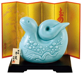 陶器製　干支の置物　巳年　お正月飾り昭峰作　開運青釉福巳（本青磁）　〈コンパクト 2025年 二〇二五年 令和7年 令和七年 蛇年 新年 迎春 十二支・十二獣 み・へび・ヘビ 干支飾り 玄関飾り 室内飾り 陶器人形 和のインテリア・お飾り〉