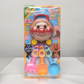 玩具　楽しく遊べるおもちゃ　それいけ！アンパンマン　おでかけ砂場ホルダー　カラフルおすなば遊びセット　〈子供用 こども 子どものあそび 遊び 幼児 あんぱんまん すなばあそび 公園 こうえん 砂浜遊び 泥んこ遊び どろんこあそび 泥あそび 通販〉