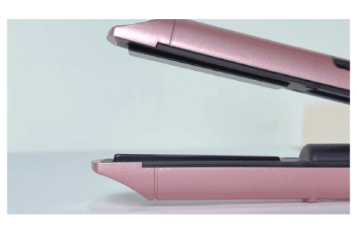 ヘアアイロン ブラック・ピンク 充電器・ケース付き ヘアアイロン ブラック・ピンク 充電器・ケース付き