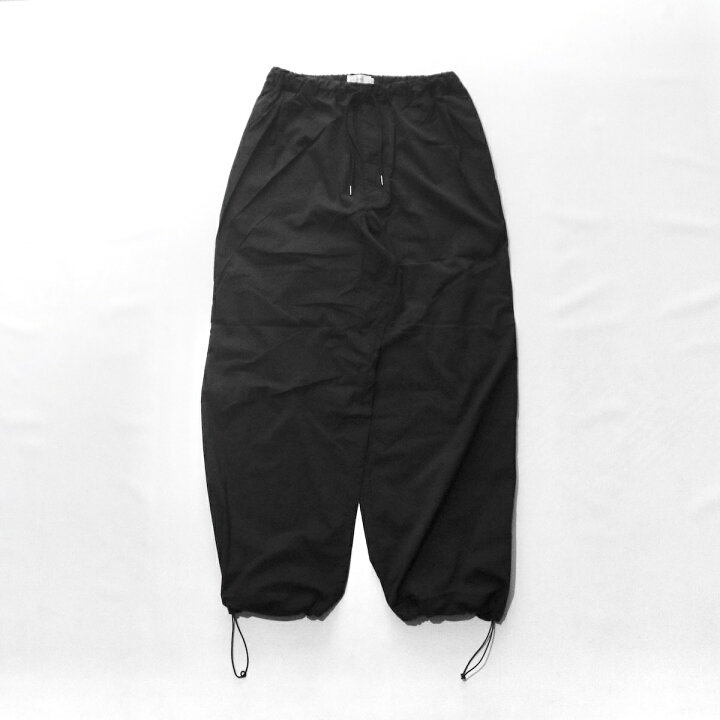 STILL BY HAND ナイロンパンツ　ブラック STILL BY HAND ナイロンパンツ ブラック