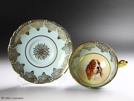 【パラゴン】ペールブルー＆犬　華やか金彩　R.Johsonサイン入り　カップ＆ソーサー