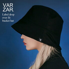 VARZAR バザール 韓国 帽子 バケットハット 深め 小顔効果 顔が見えづらい 紫外線対策 レディース メンズ 人気 ファッション [ Label drop over fit bucket hat 592 ] コットン100％ ユニセックス オーバーフィット