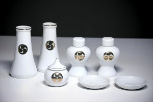 国産 神具セット 土器セット 高級神具7点セット■ 巴紋 金文字 ■小型の神棚に 神棚 神具 仏具 盆提灯 やまこう 山幸