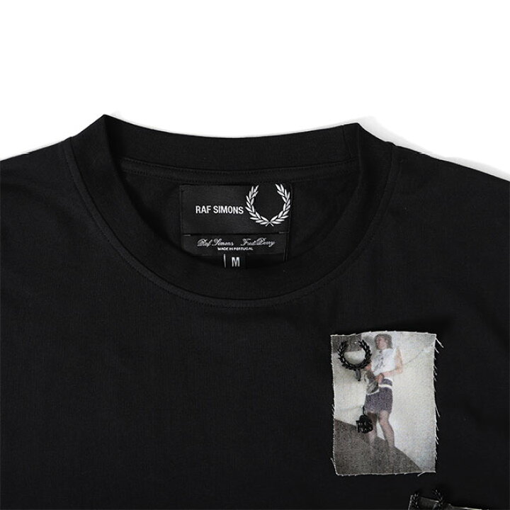 ラフシモンズ × フレッドペリー チャーム付きコラボTシャツ