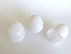 イースターエッグ　パカッとたまごカプセル(ギザギザカット)　白色　100個入　イースター飾り　空カプセル　たまご型　ディスプレイ　イースターイベント　エッグハント