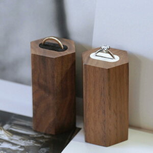 木製 リング スタンド 六角柱 天然木 ディスプレイスタンド 指輪置き アクセサリースタンド おしゃれ ナチュラル 北欧風 インテリア