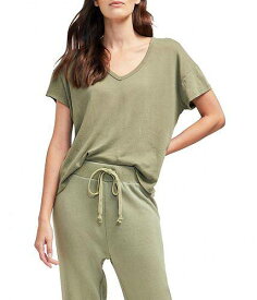 送料無料 ワイルドフォックス Wildfox レディース 女性用 ファッション Tシャツ Chrissy V-Neck Tee in Cotton Jersey - Pigment Oil Green