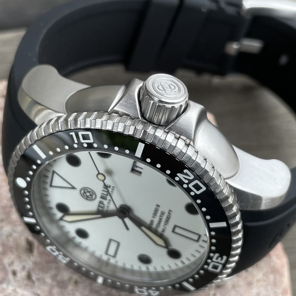 DEEP BLUE（ディープブルー）ダイバーズウォッチ MASTER 1000 II 44MM 330M 30気圧防水 SEIKO  自動巻きムーブメント セラミックべセル ホワイト全面蓄光 M1000WHLUM 腕時計 腕時計