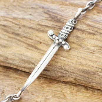 楽天市場 Marquee マーキー ローズ ダガー チェーン ネックレスシルバー 925 燻し薔薇 短剣ヴィンテージ アンティークファッション ブランド ロック おしゃれmqe 846 ギフト包装 送料無料 Gothic Tokyo