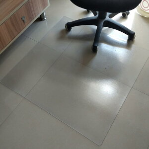 椅子チェアマット クリア チェアーマット 厚さ1.5mm ゲーミングチェアマット 静電気防止 デスクチェア 透明pvc 敷物 DIYカット可能 床保護マット 床傷防止マット パッド 凹み防止 セルフ粘