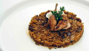 冷凍 クゥイルレッグ(ウズラレッグ)  約20g/本 10本/P スペイン産 うずら 鳥 鳥肉 もも モモ タンパク質 ジューシー 鉄分 ビタミンB 表示価格は1パック(10本入り)あたりの