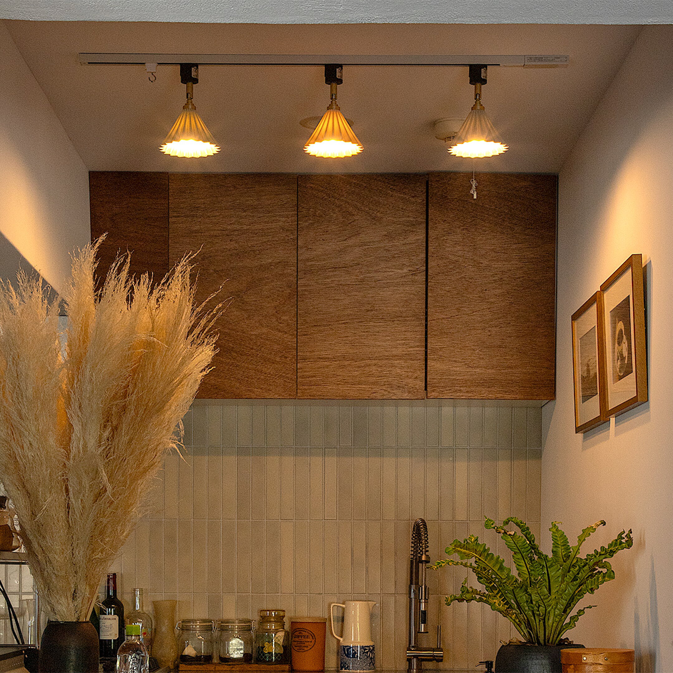 キッチン、リビング、廊下も。豊富なカラーでお部屋を彩ります。