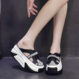 Xj[J[ ƂȂ V[Y fB[X v U[ Xbp   ubN zCg CG[ T_