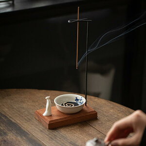 香炉 吊り下げ 倒立型 線香立て 陶器製 禅風デザイン 和モダン 室内用 家庭用 アロマ香炉 茶道 香道 瞑想 リラックス 癒し オブジェ 置物 インテリア雑貨 リビング 玄関 書斎 おしゃれ ユニー