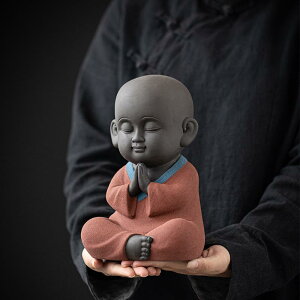 置物 大サイズ 陶器 小坊主 禅 中国風 アジアン 和モダン 室内装飾 リビング 書斎 茶室 玄関 飾り棚 ディスプレイ オブジェ 癒し 和みアイテム シックなデザイン