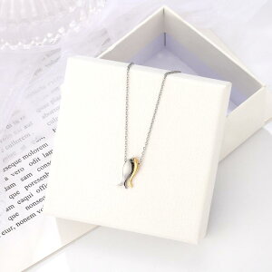 ネックレス レディース 女性用 幾何学 バイカラー 陰陽魚モチーフ ペンダント チタン ステンレス製 K14ゴールドメッキ 色落ちしにくい 変色しにくい 錆びにくい 揺れる 立体感のある シンプ