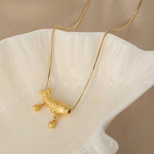 ネックレス レディース 女性用 錦鯉 幸運 福文字 動物モチーフ チタン鋼製 低アレルギー対応 鎖骨丈 華奢 上品 クール 個性的 シンプル ファッション デイリーユース ペンダント 首飾り