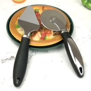 製菓道具 ステンレス ピザカッター ケーキサーバー チーズナイフ 調理ヘラ 三角形 ノンスティック加工 滑り止めグリップ 耐熱ハンドル