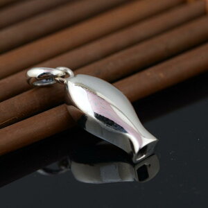 ネックレス レディース S925 スターリングシルバー ホイッスル ペンダント レトロ デザイン 個性的 音が出る 光沢 普段使い 幾何学模様 軽量