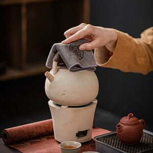 茶巾 禅風 和風 吸水 厚手 高級感 スエード調 プリント柄 茶卓用 拭き布 茶器 アクセサリー ティーマット ポリエステル ナイロン シルバーグレー アンバーカラー