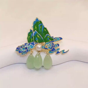 ブローチ レディース 中国風 エレガント 上品 レトロ ヴィンテージ 高級感 滴油エナメル 緑色 山水画 模造翡翠 水滴チャーム ゴールドメッキ 亜鉛合金製 ピン 装飾アクセサリー 普段使い お