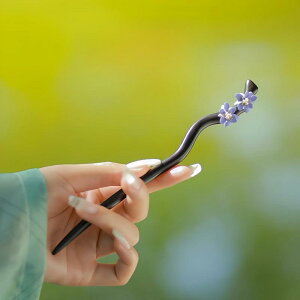 かんざし レディース かんざし ヘアスティック 髪飾り 黒檀風 木 ウッド 紫色 パープル 花 フラワー モチーフ 和風 レトロ クラシック 古典 手作り ハンドメイド 和装 浴衣 着物 普段使い