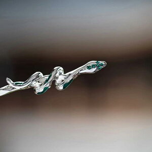 簪 レディース 蛇モチーフ 髪飾り 高級感溢れる古風レトロ調 ダーク クール エレガント メタル製ヘアスティック シルバー ガンメタル ゴールド 大人女性向け フォーマル 和装 普段使い デイ