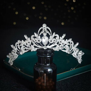 ヘッドドレス レディース 新婦 王冠 クラウン プリンセス 韓国風 ウェディング 結婚式 ヘアアクセサリー 髪飾り クリスタル 合金製 亜鉛合金 フラワーモチーフ 高級感ラインストーン ガラス