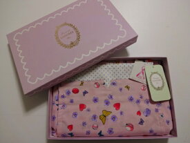 スクレ・ラデュレLADUREE　マカロン　小花＆蝶　エプロン　化粧箱入り　日本製　（ピンク）
