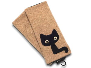 アツコマタノ Atsuko Matano またのあつこ マタノアツコ 手袋 指無し手袋 カメラ目線 ウール使用 黒猫 猫 キャット 黒猫のアップリケ ベージュ レディー 女性 婦人 防寒