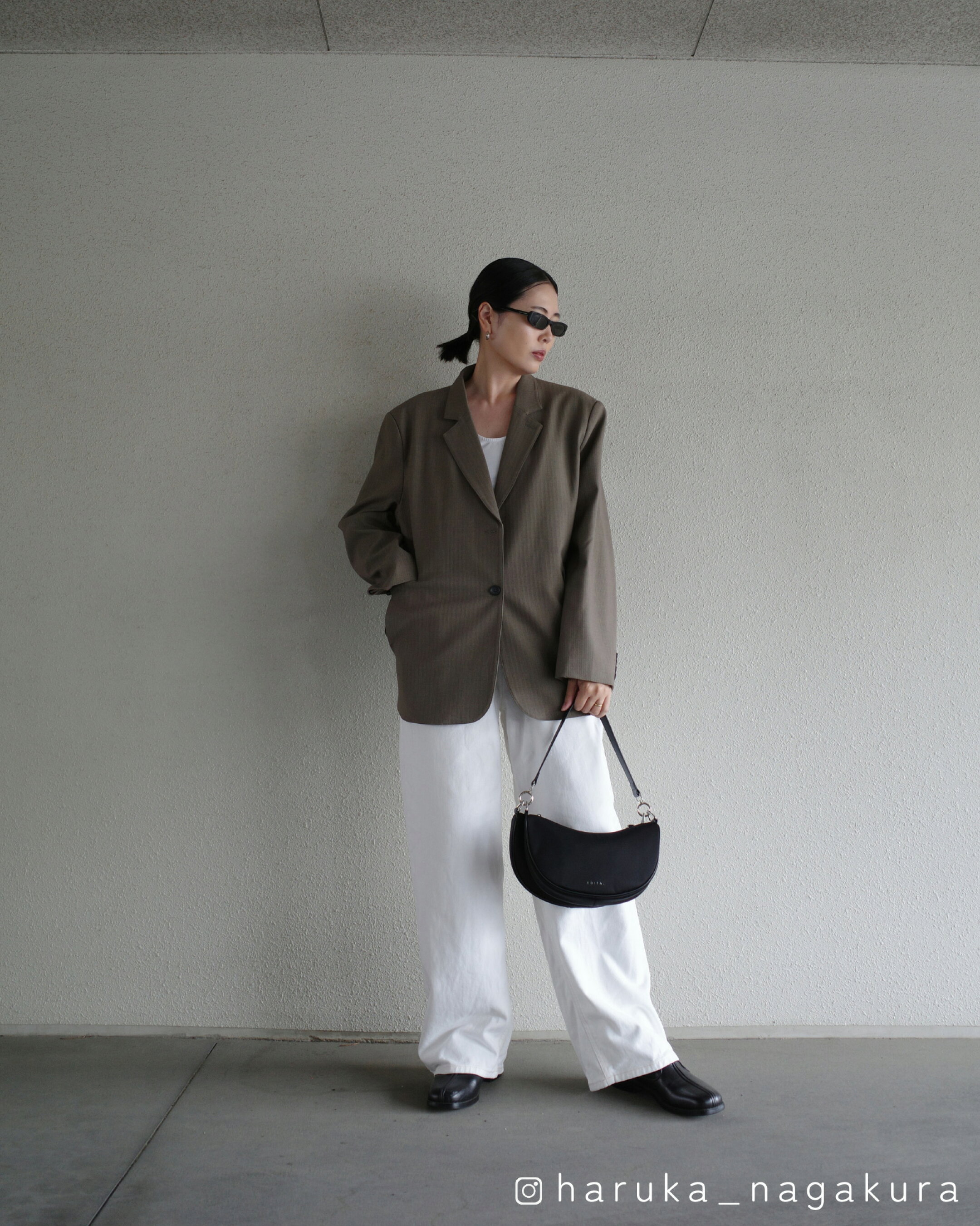 秋服 トレンド ファッション ハーフムーン　バッグ ハンドバッグ  コーデ EDITA エディータ インフルエンサー 大人バッグ