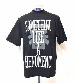 【新品】PHENOMENON（フェノメノン）SOMETHING LIKE A PHENOMENON TEE サムシング ライク ア フェノメノン ロゴ Tシャツ LOGO S/S T-Shirt 復刻 MCM BLACK XL エムシーエム ラグジュアリー おしゃれ ストリート MADE IN JAPAN COTTON PH-005 カットソー 一番 定番 裏原 黒