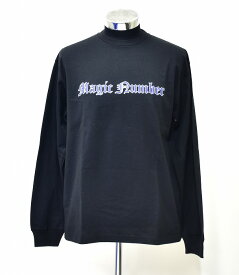 【新品】MAGIC NUMBER（マジックナンバー）OLD ENGLISH LOGO L/S TEE オールドイングリッシュ ロゴ ロンTee 長袖 プリント クルーネック BLACK M COTTON おしゃれ アウトドア キャンプ SURF サーフ アメカジ ストリート Tシャツ カットソー