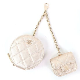 未使用品☆CHANEL シャネル マトラッセ レザー コインケース AirPods Pro ケース 2024 イヤーズギフト ゴールド 箱・保存袋付き イタリア製 レディース【中古】