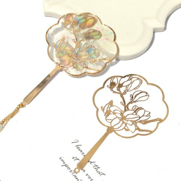 楽天市場 メタルチャーム 華のうちわ きれいめゴールド しおり 栞 手芸 透かし 花 フラワー 和風 春夏秋冬 フレーム レジン枠 隠れ工房ｇｒｅｅｎｏｃｅａｎ